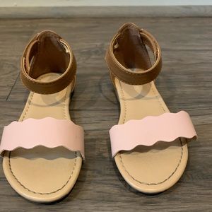 OLD NAVY GIRLS SIZE 9 BLUSH AND BROWN SANDALS 👑👡